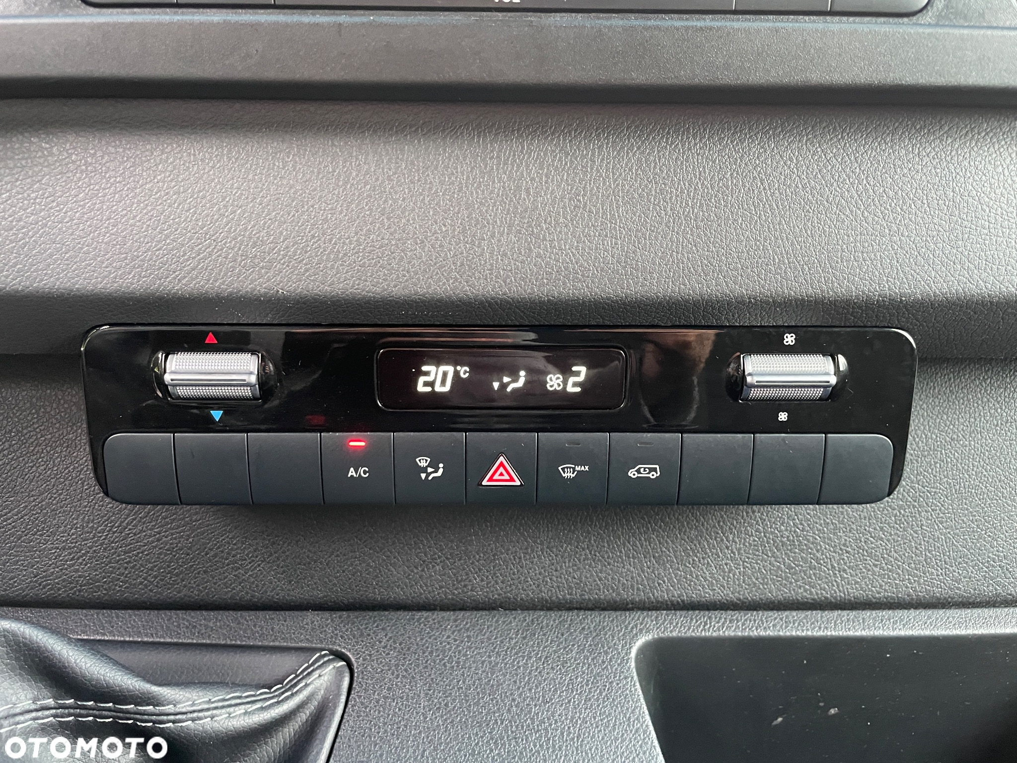 Mercedes-Benz Sprinter - 20
