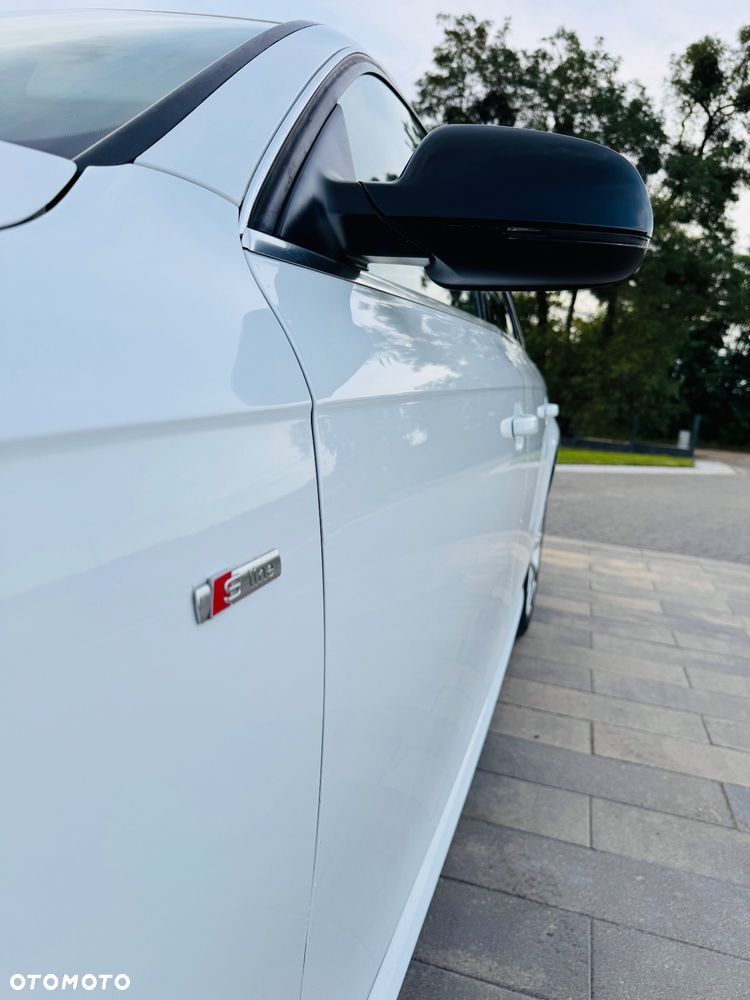 Audi A4 Avant 2.0 TDI DPF multitronic S line Sportpaket - 12