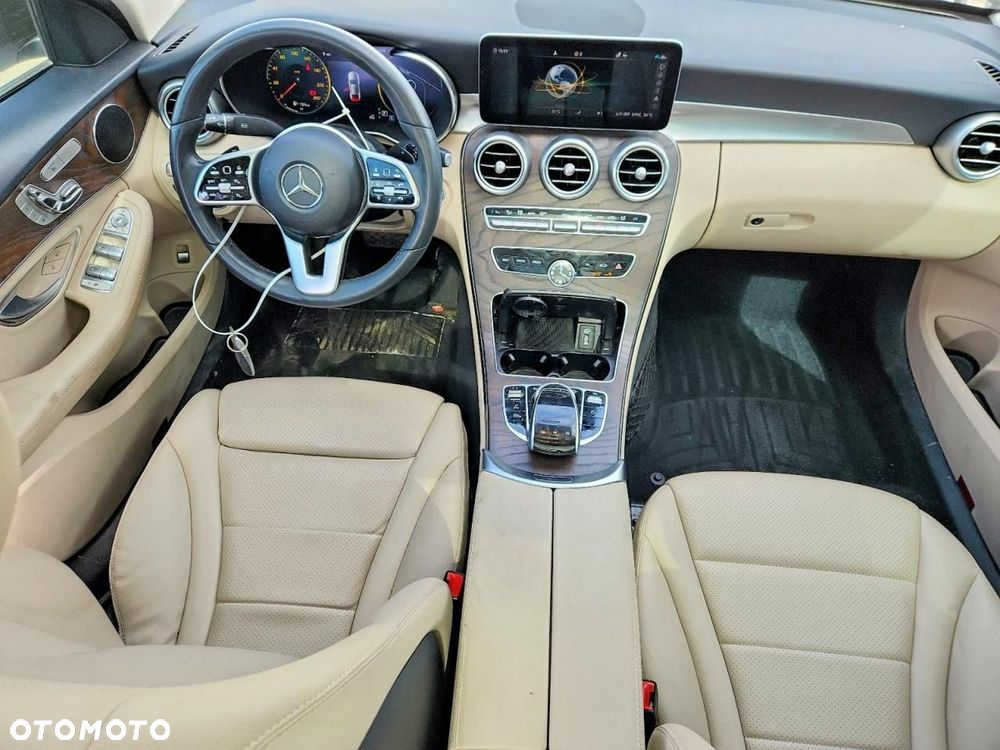 Mercedes-Benz Klasa C 300 4Matic 9G-TRONIC AMG Line - 8