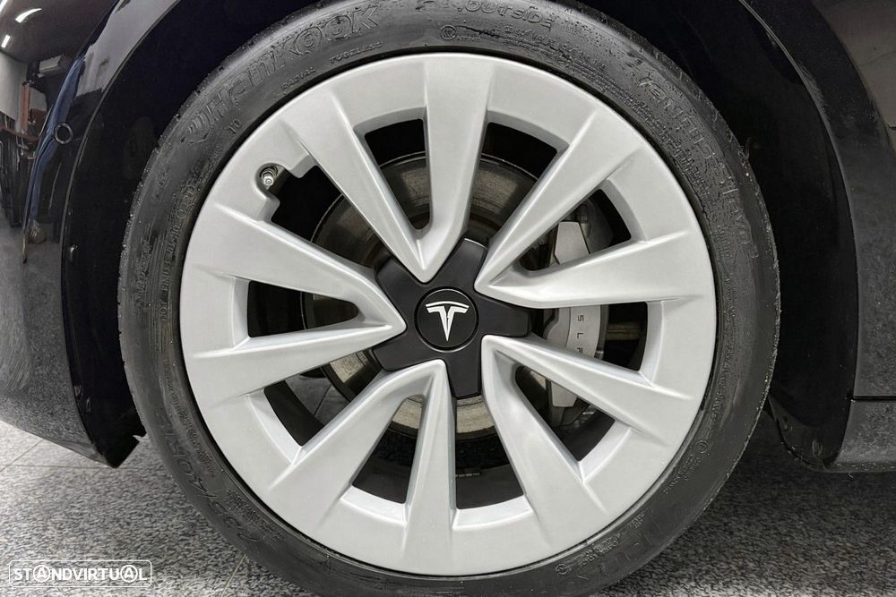 Tesla Model 3 - 4