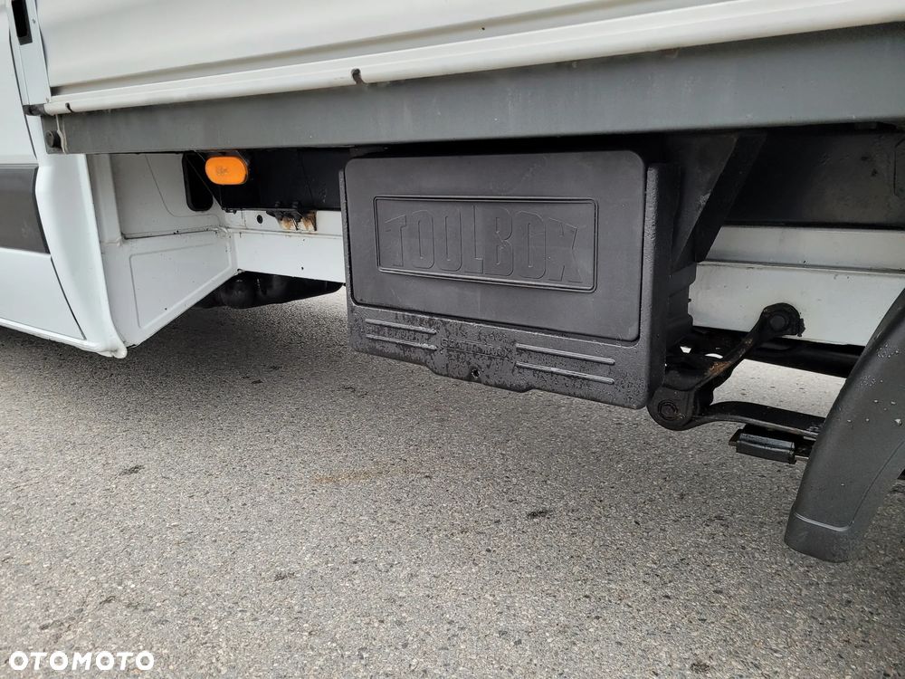 Mercedes-Benz Sprinter - 13