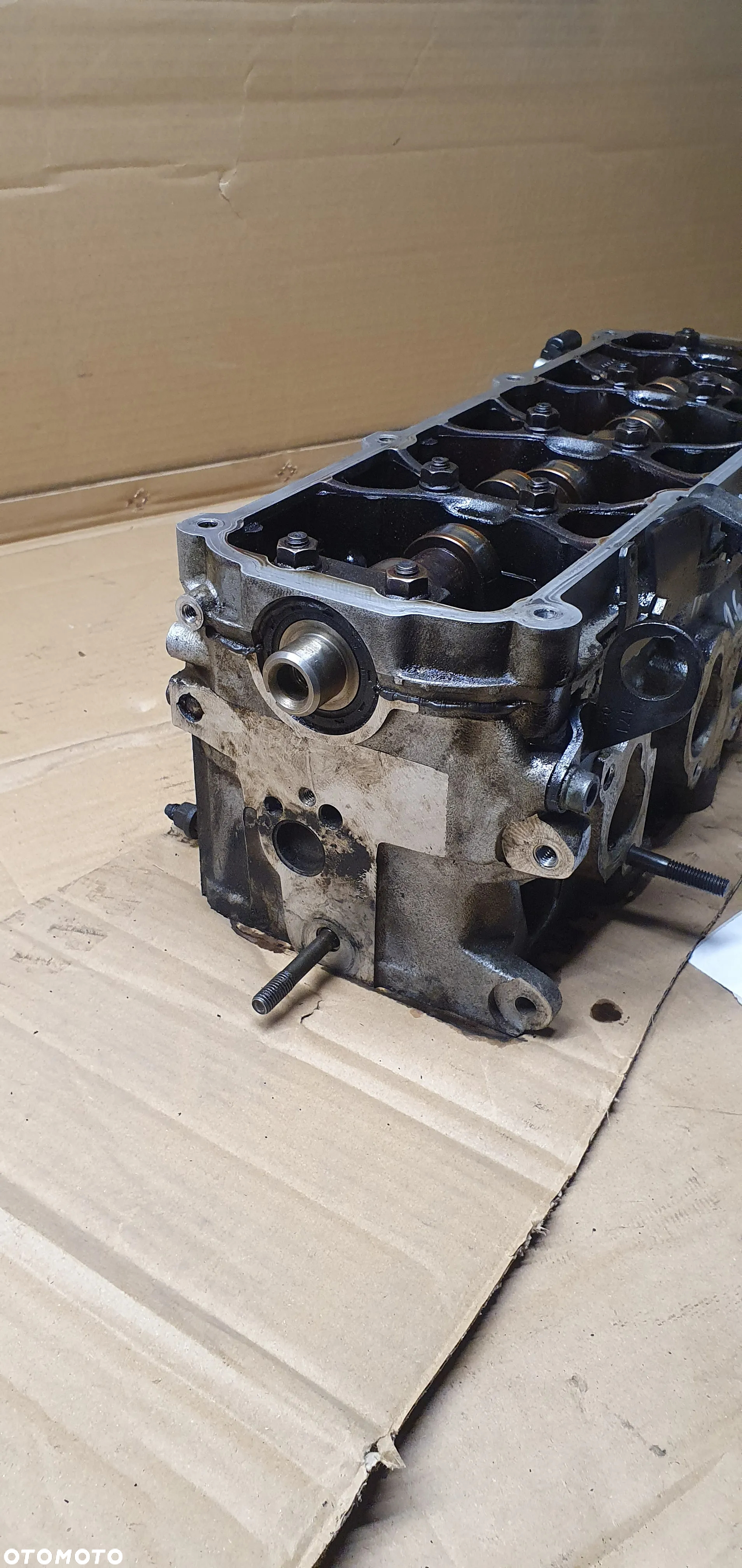 Głowica silnika kompletna wałek Audi A4 B6 1.6 06B103373T - 3
