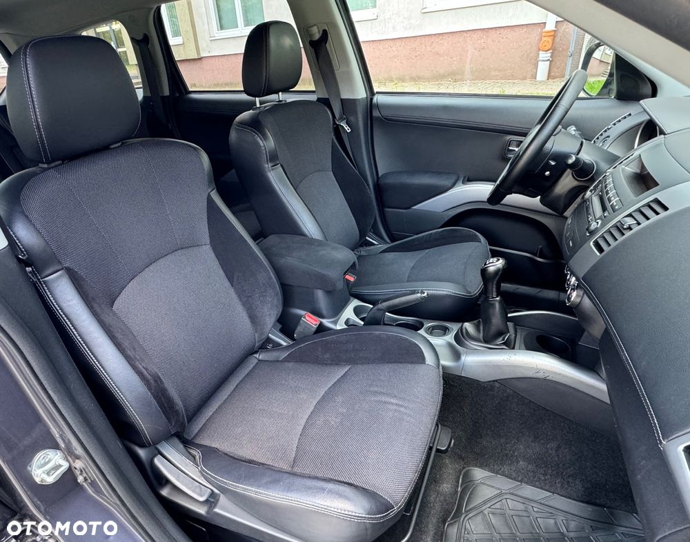 Mitsubishi Outlander 2.0 2WD Diamant - 24