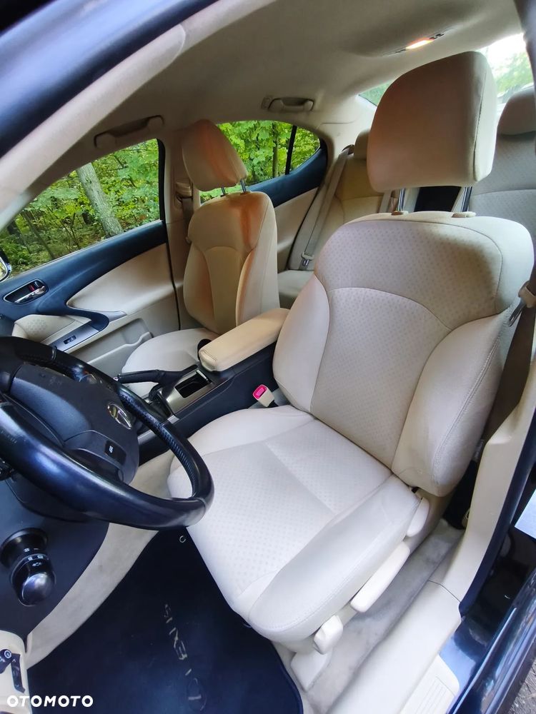 Lexus IS 220 D Prestige - 7