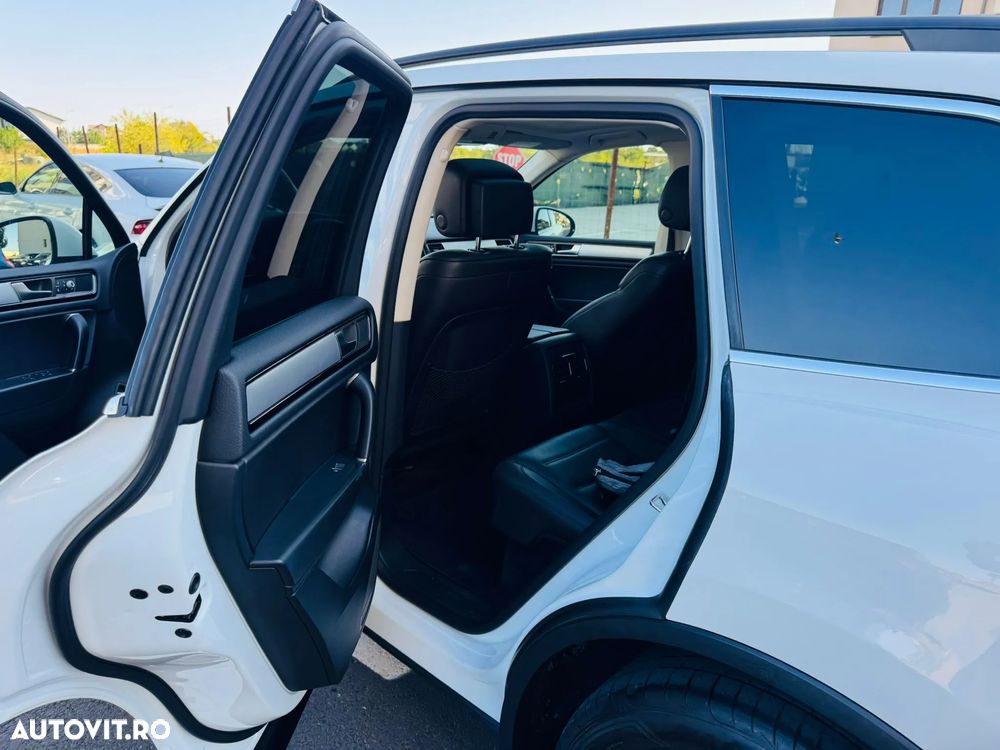 Volkswagen Touareg 3.0 V6 TDI BMT - 9