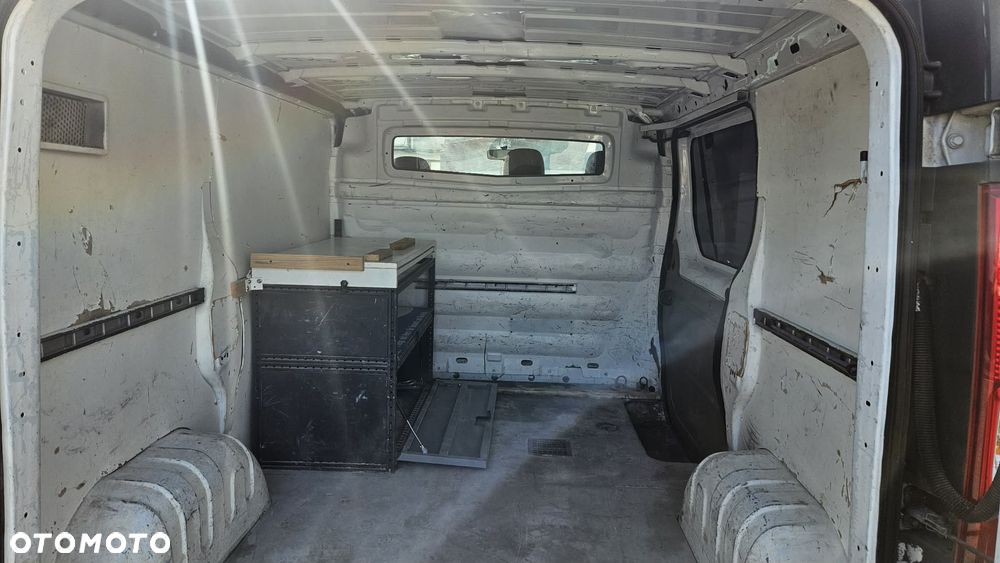 Opel vivaro 2.0 diselo klima - 6