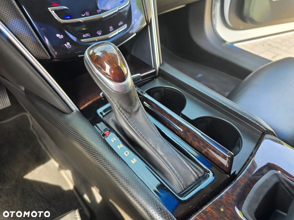 Cadillac XTS - 34