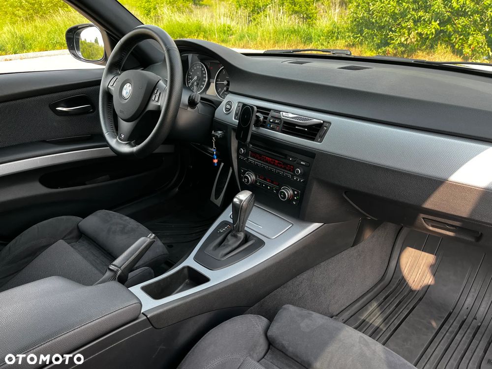 BMW Seria 3 318d Touring Sport Line - 18