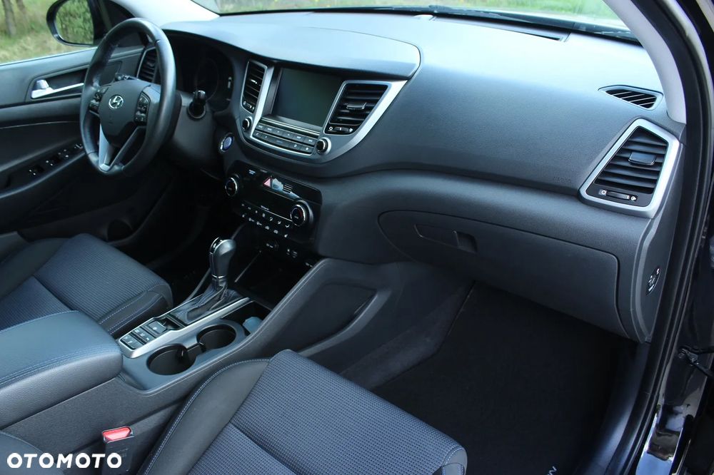 Hyundai Tucson blue 1.7 CRDi 2WD DCT Premium - 26