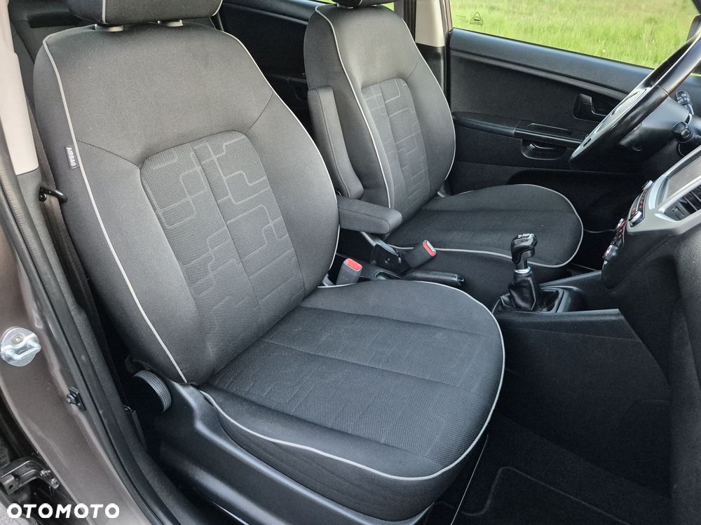 Kia Venga 1.4 CVVT Edition 7 - 16