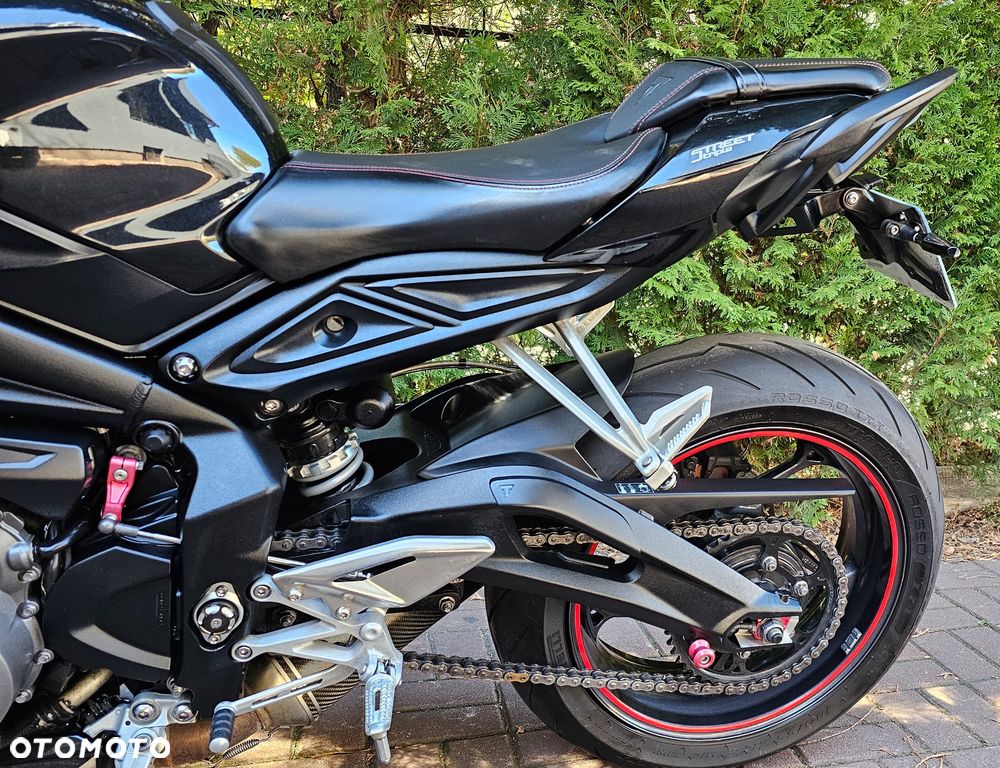 Triumph Street Triple - 13