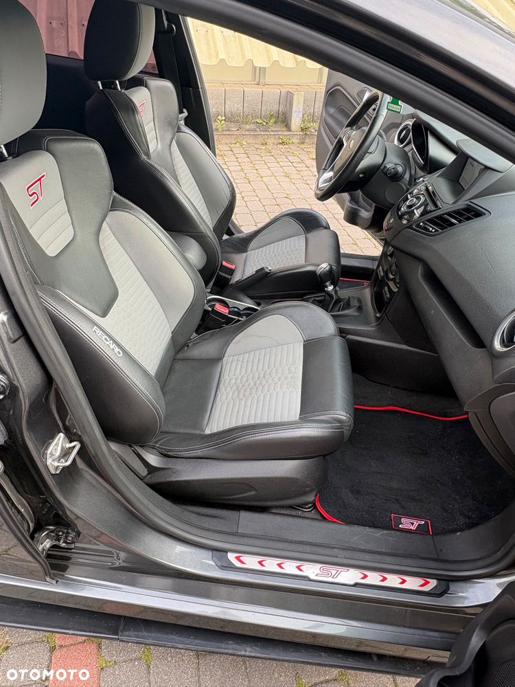 Ford Fiesta ST2 - 12
