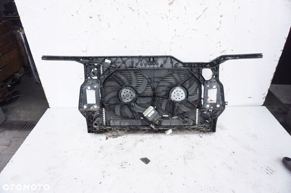 WZMOCNIENIE CHŁODNICE PAS AUDI A4 B8 2.0 TDI MAN - 2