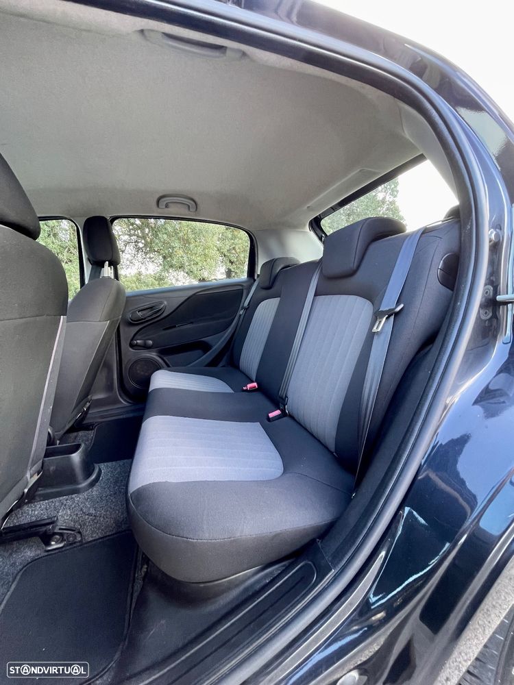 Fiat Punto 1.3 M-Jet Lounge S&S - 18