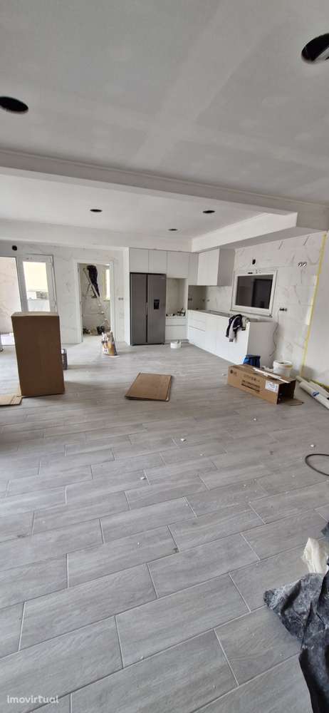 Moradia T5 isolada com garagem, jardim e vista campo - Grande imagem: 4/20