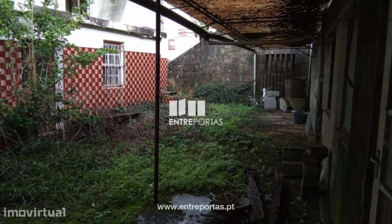 Venda de prédio p/ restauro de 2 pisos, Barroselas, Viana do Castelo - Grande imagem: 3/27