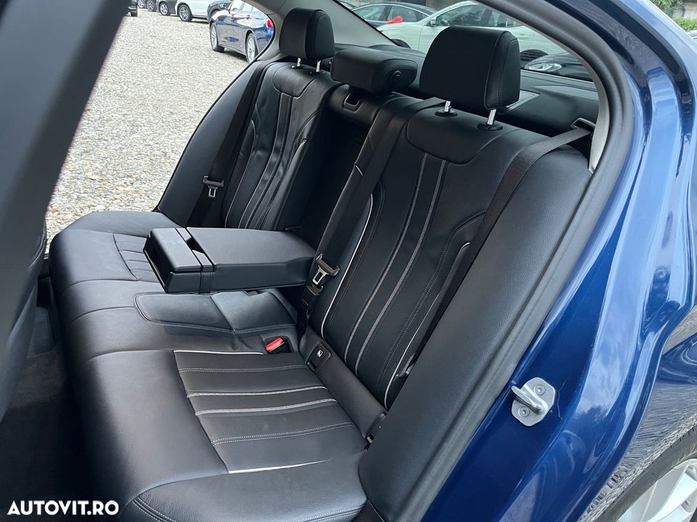 BMW Seria 5 520d xDrive AT - 27