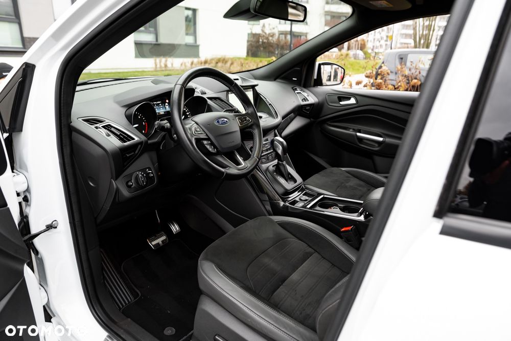 Ford Kuga 2.0 TDCi 4x4 ST-Line - 16
