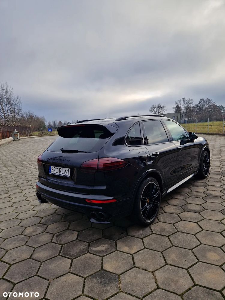 Porsche Cayenne - 2