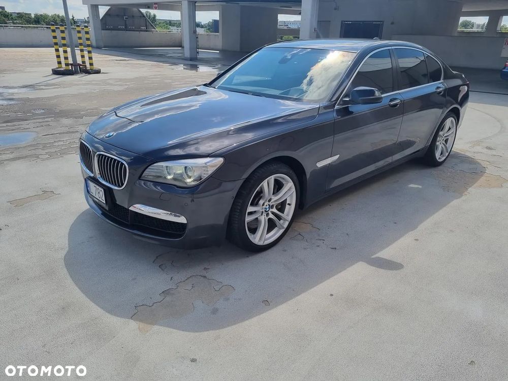 BMW Seria 7 750i xDrive - 1