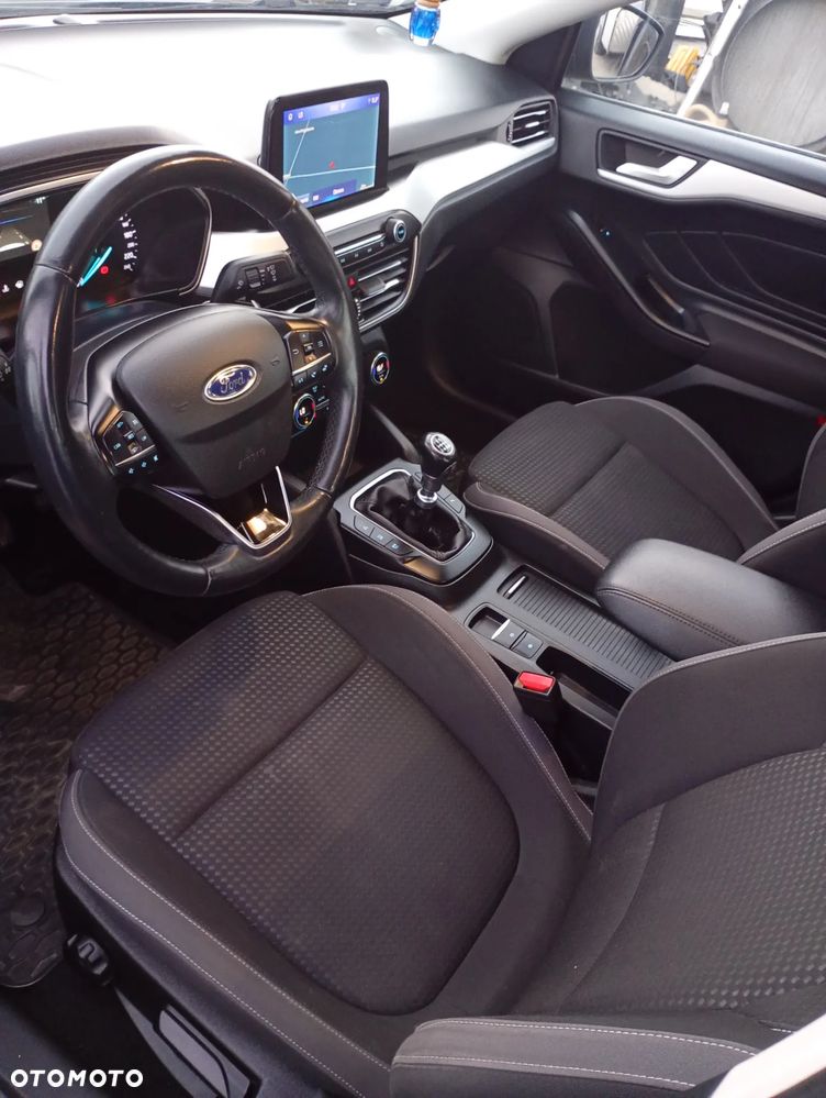 Ford Focus 1.0 EcoBoost Titanium Style - 24