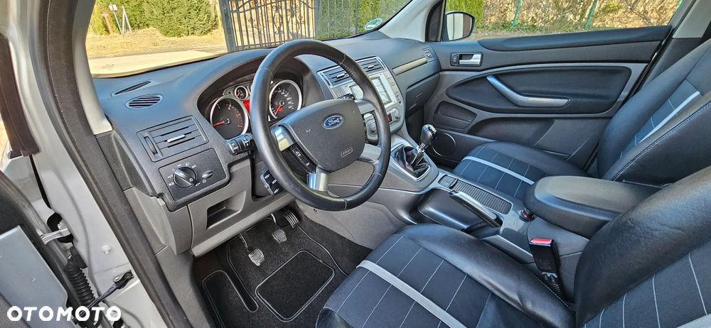 Ford Kuga 2.0 TDCi 2x4 Titanium - 12