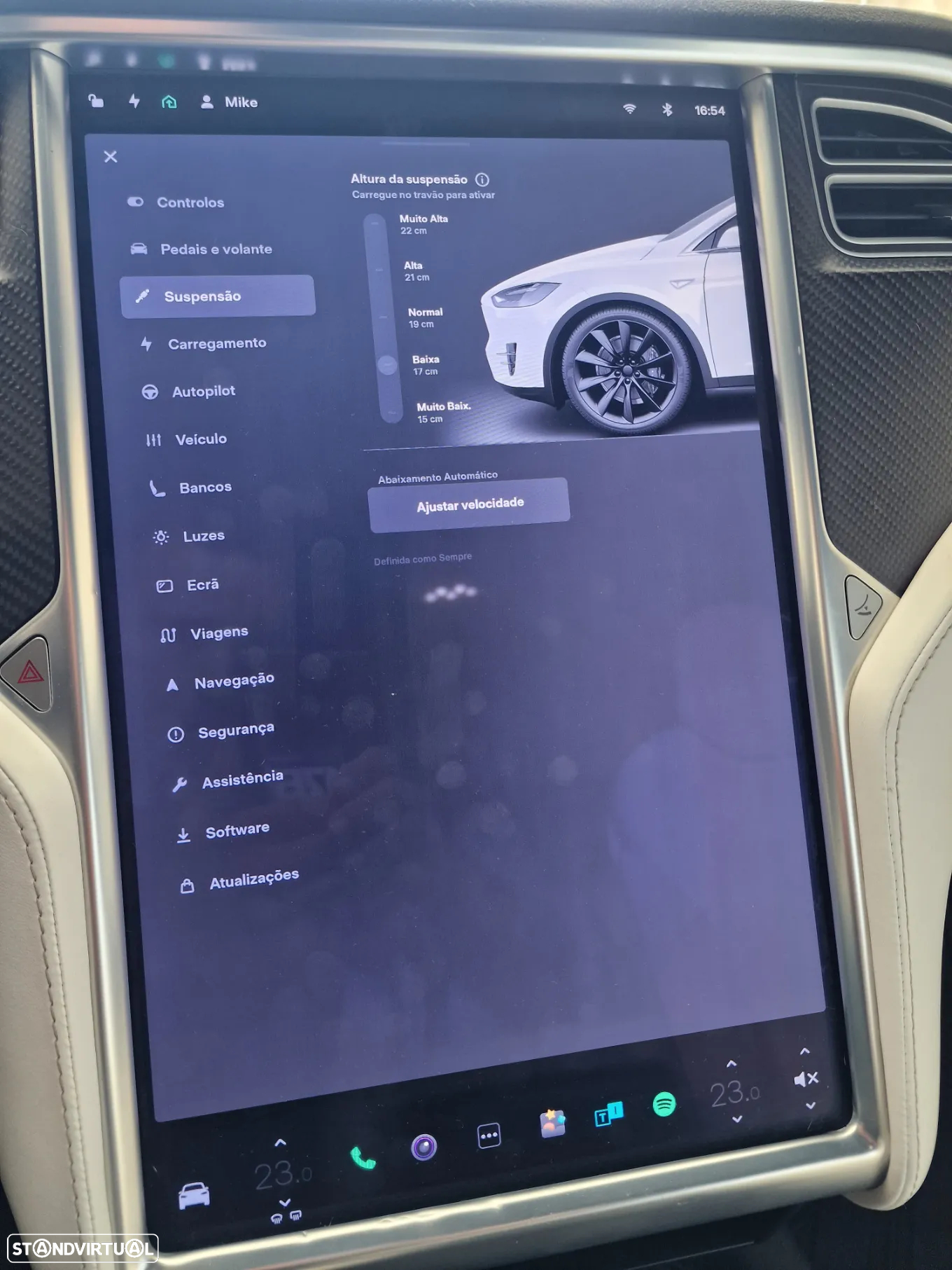 Tesla Model X P100D - 23
