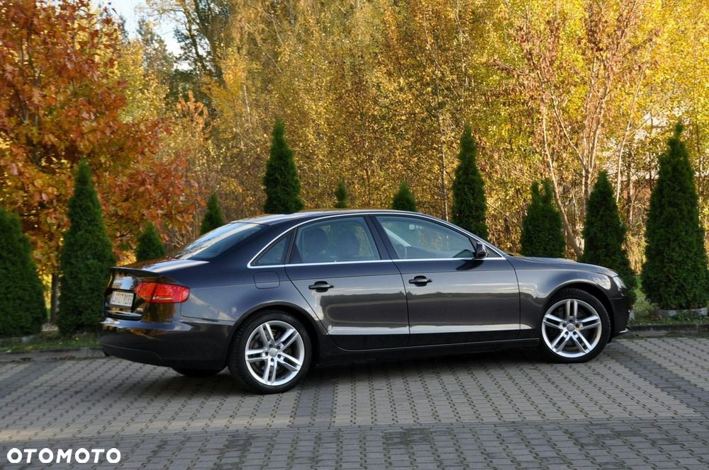 Audi A4 Limousine - 5