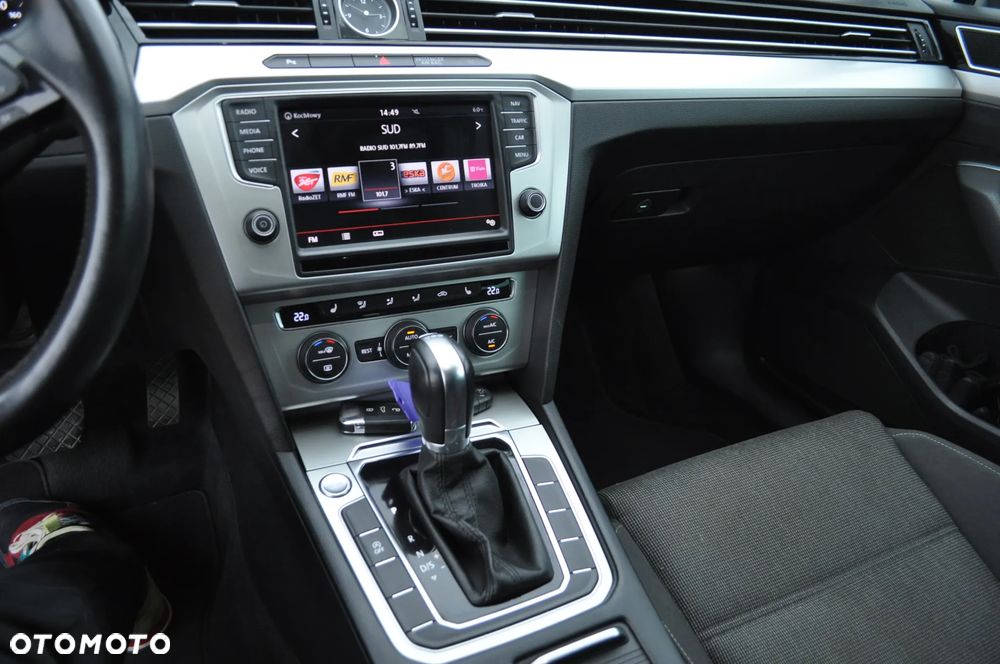 Volkswagen Passat 1.6 TDI (BlueMotion Technology) DSG Comfortline - 28