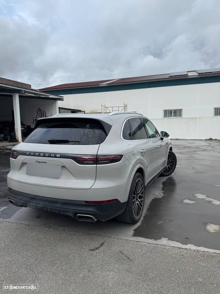 Porsche Cayenne E-Hybrid Platinum Edition - 3