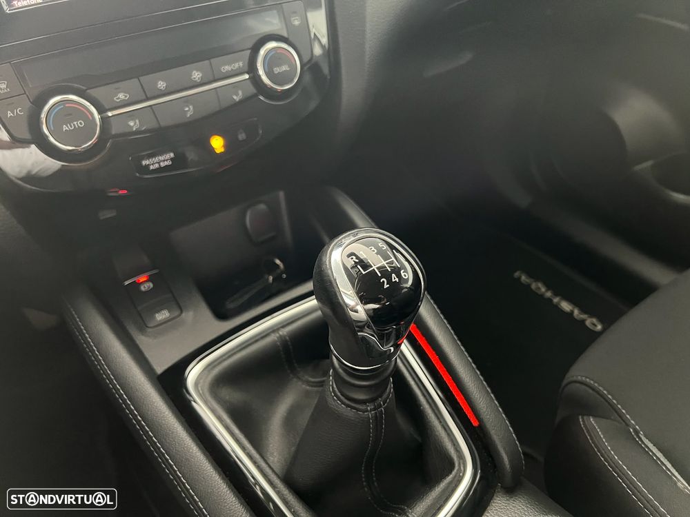 Nissan Qashqai 1.3 DIG-T N-Connecta - 14