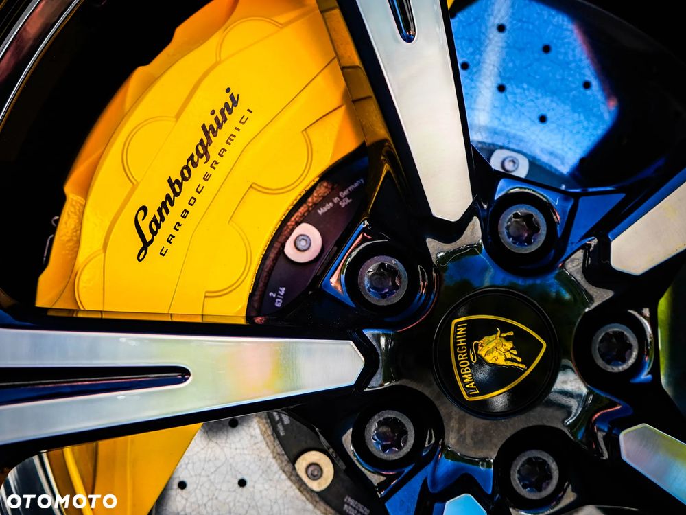 Lamborghini Urus - 17