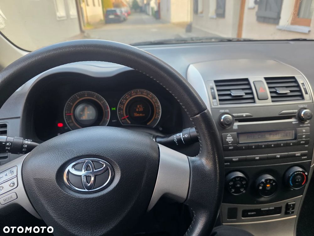 Toyota Corolla 1.6 2010 - 9