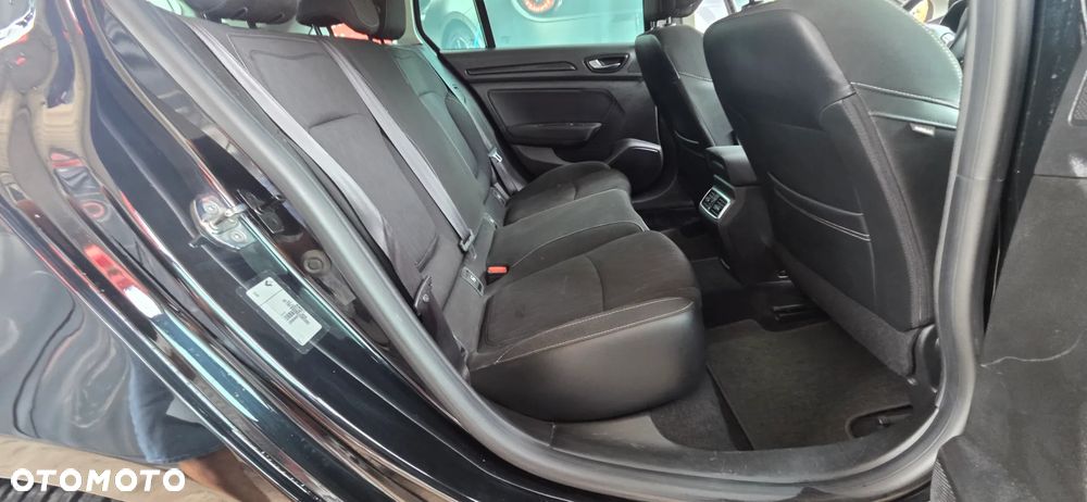 Renault Megane ENERGY TCe 140 EDC LIMITED - 33