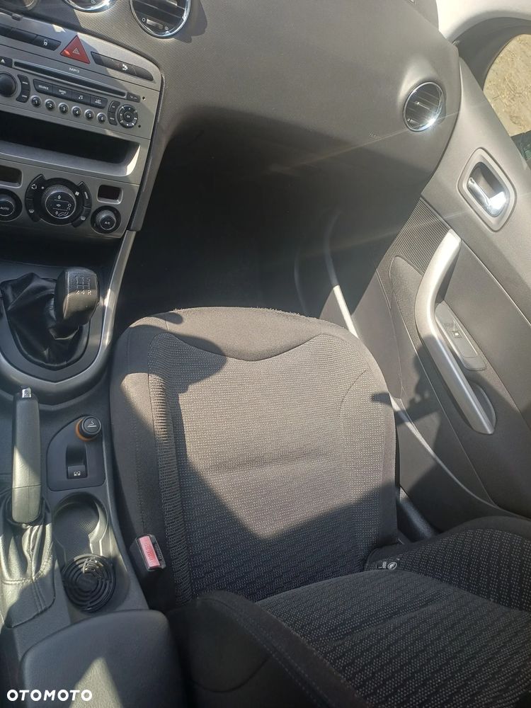 Peugeot 308 1.6 Premium - 8