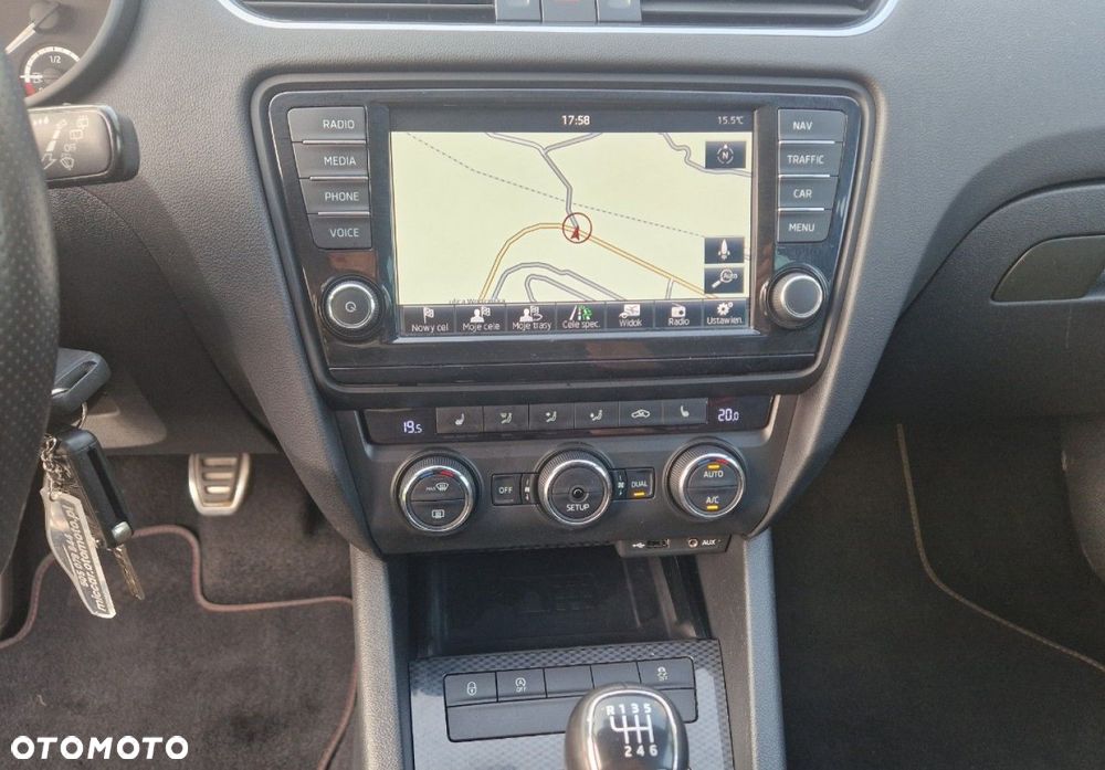 Skoda Octavia Combi 2.0 TDI (Green tec) RS - 23