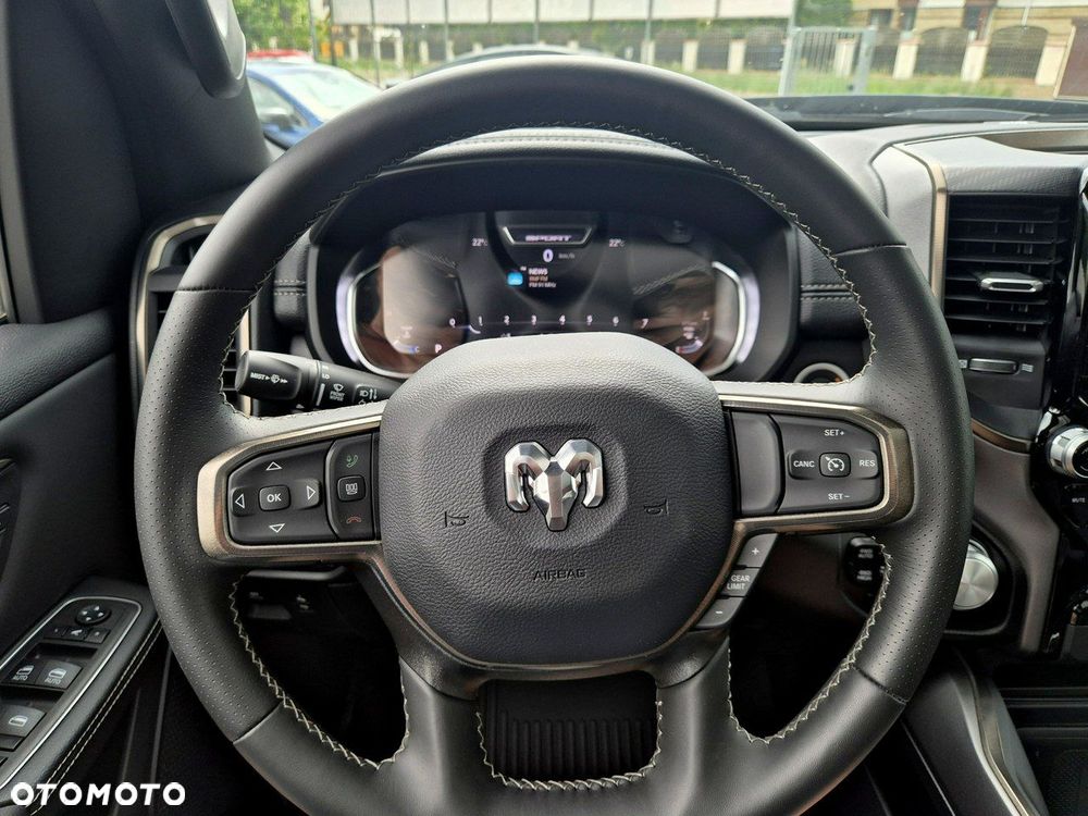 RAM 1500 Crew Cab Sport - 24