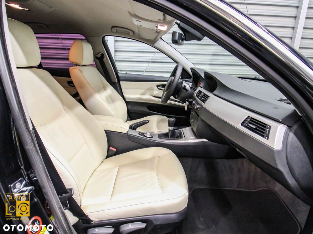BMW Seria 3 325xi - 9