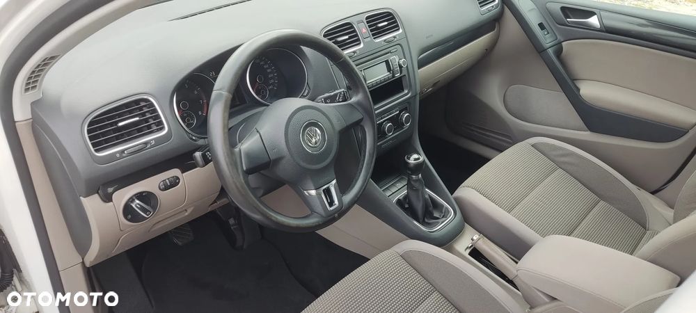 Volkswagen Golf 1.6 Comfortline - 11