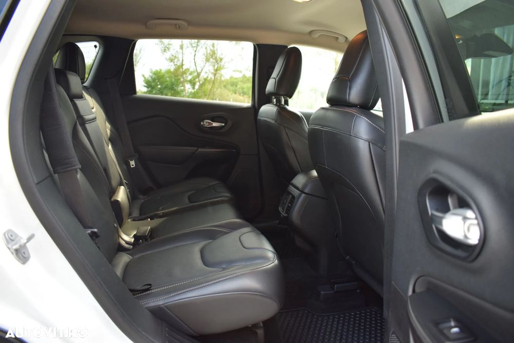 Jeep Cherokee 2.2 MJet AWD ACTIVE DRIVE I AT9 Overland - 11