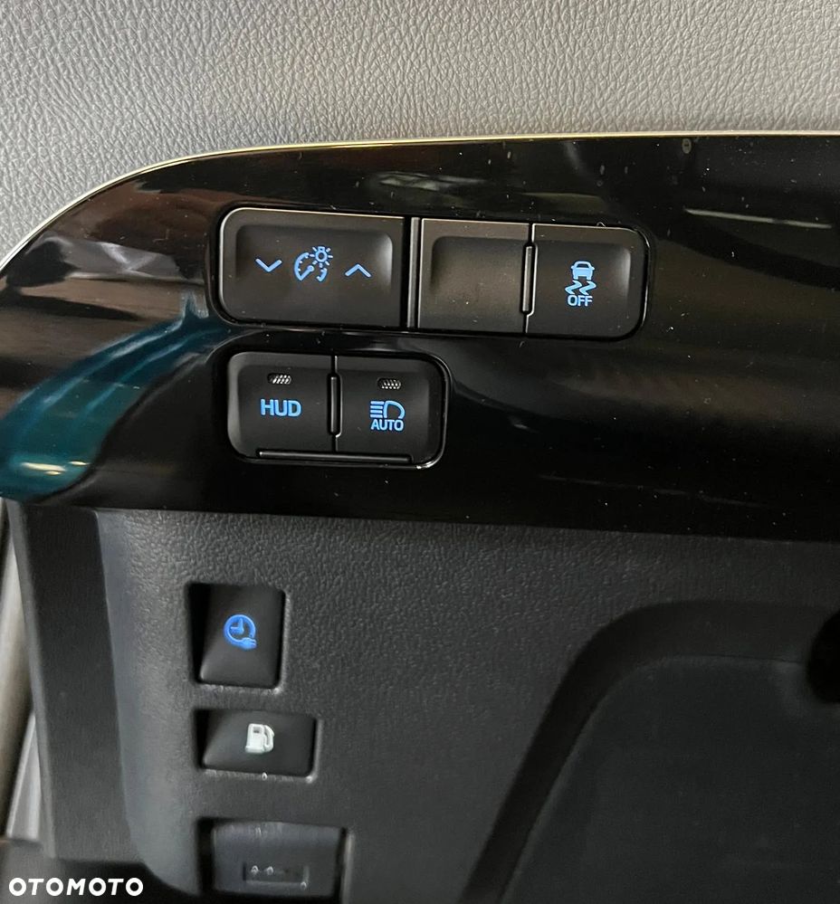 Toyota Prius 1.8 Hybrid Premium - 16