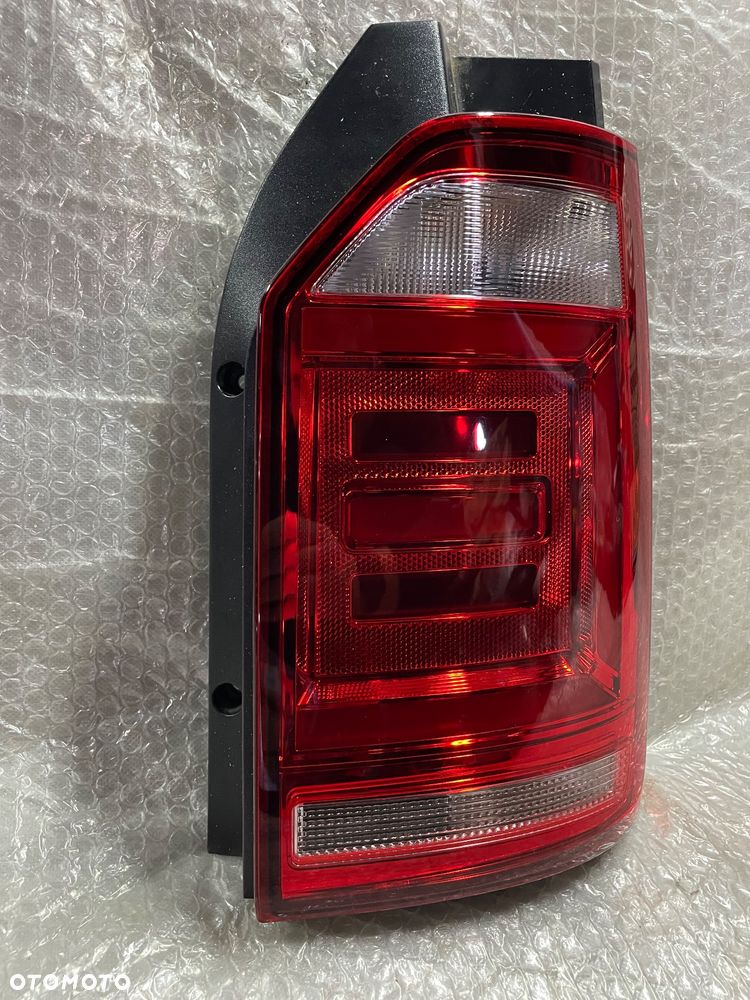 LAMPA TYŁ PRAWA VOLKSWAGEN MULTIVAN T6 - 2