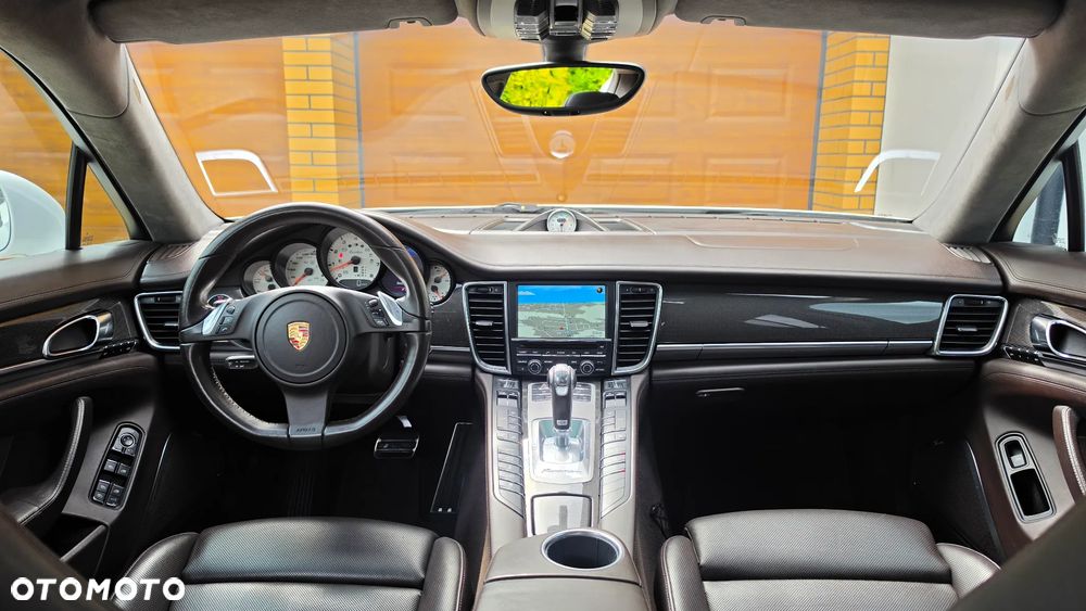 Porsche Panamera - 23