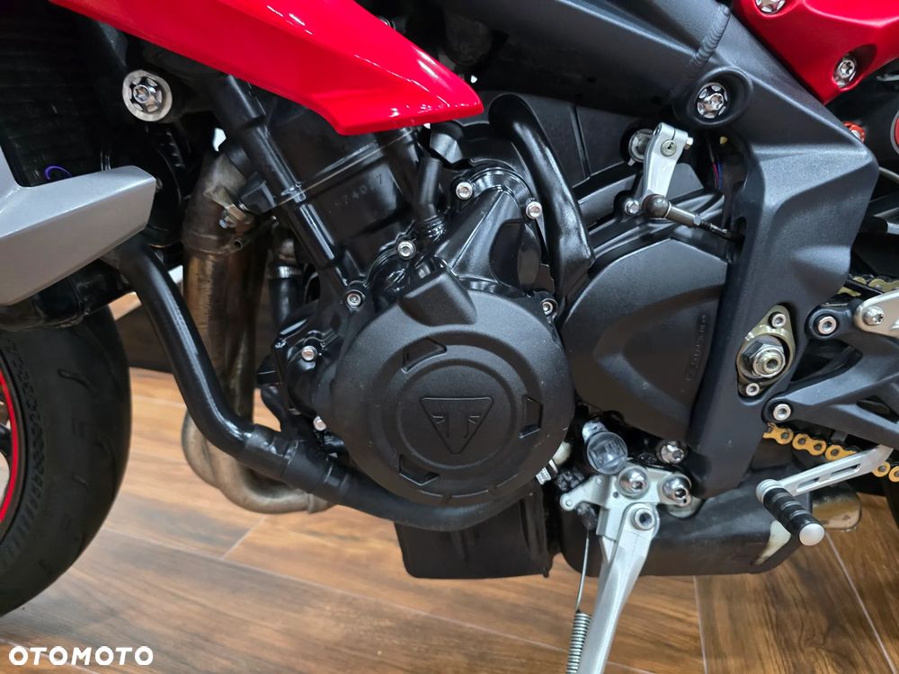 Triumph Street Triple - 15