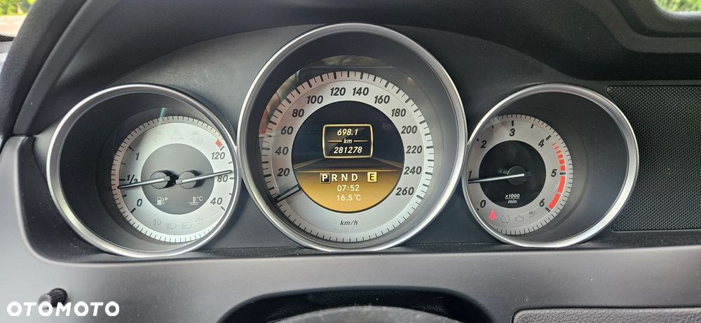 Mercedes-Benz Klasa C 220 CDI DPF Automatik BlueEFFICIENCY Avantgarde - 9
