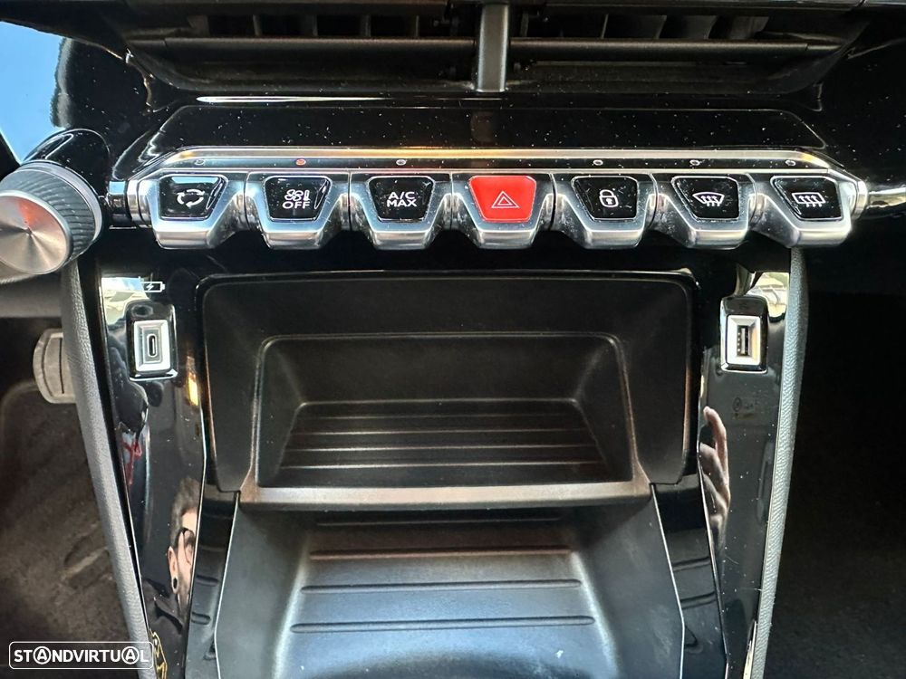 Peugeot 2008 1.2 PureTech Allure EAT6 - 12