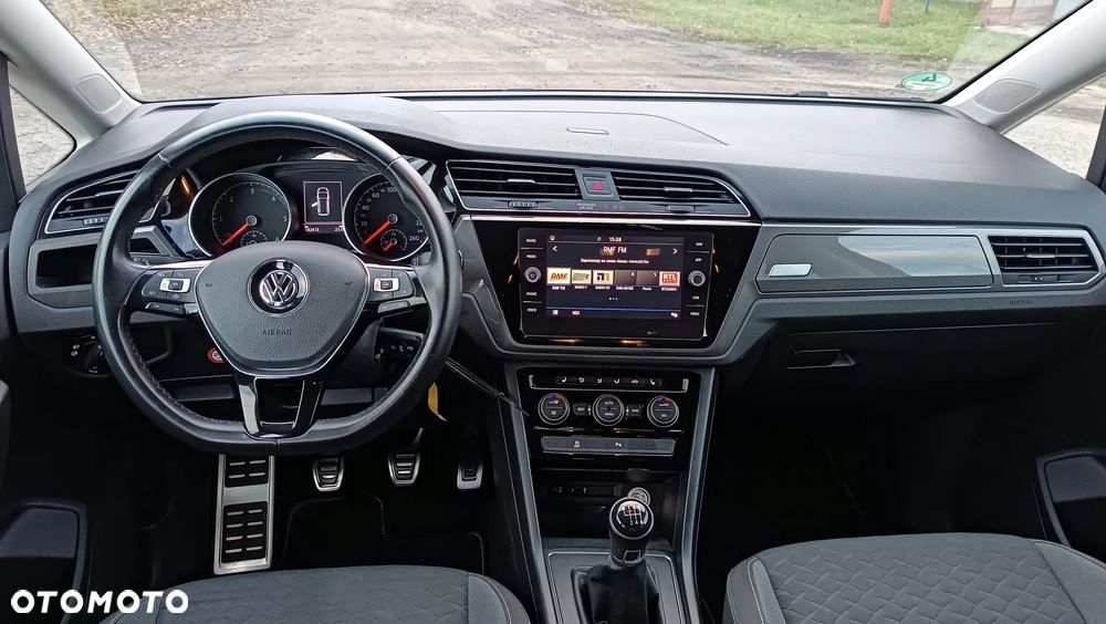 Volkswagen Touran 2.0 TDI SCR Join - 16