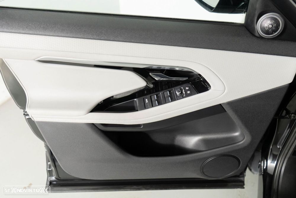 Land Rover Range Rover Evoque 1.5 P300e AWD Auto - 19