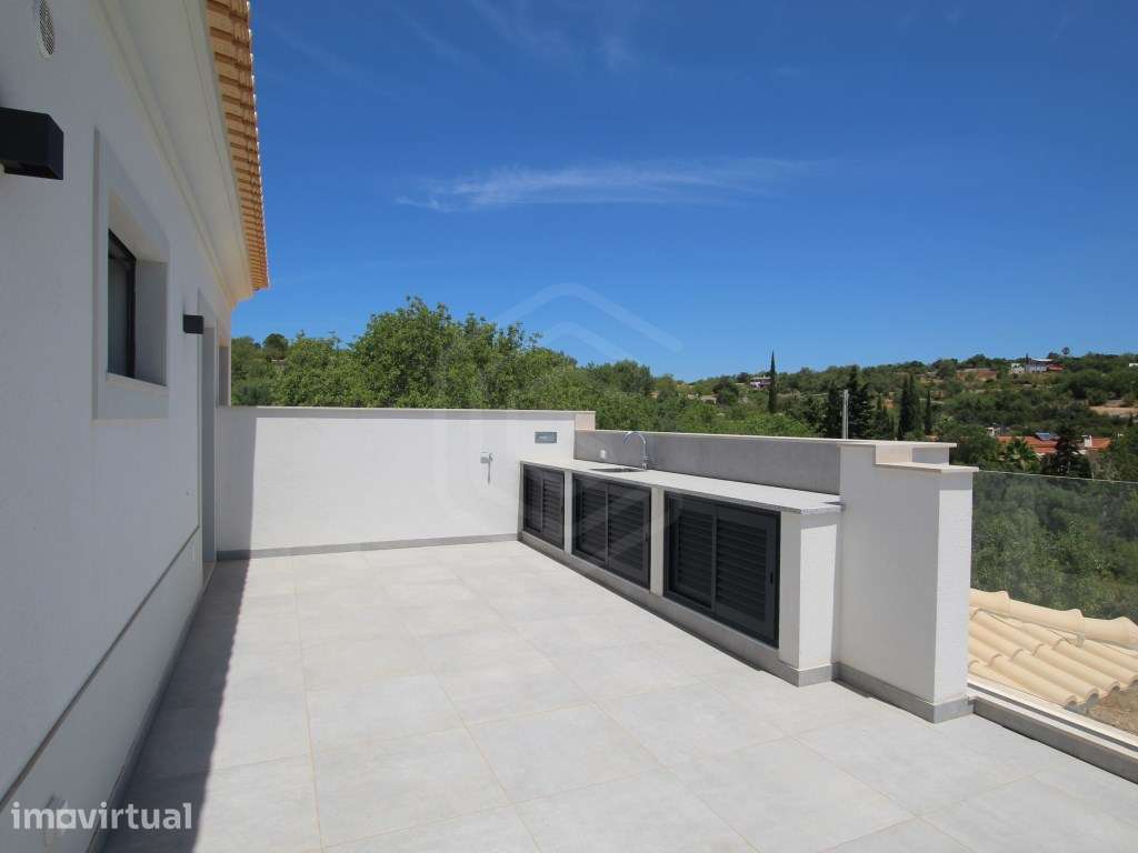 Moradia V4 de arquitetura moderna, Boliqueime, Algarve - Grande imagem: 5/37