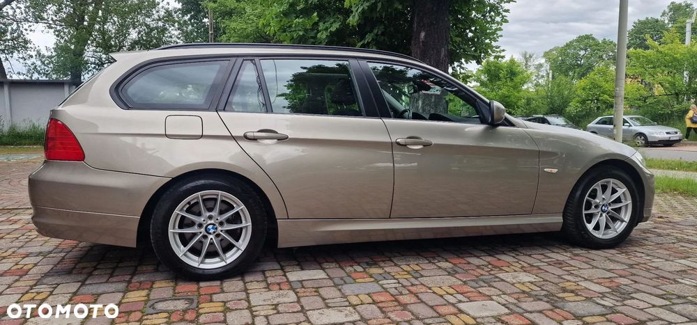 BMW Seria 3 320d DPF Edition Sport - 21